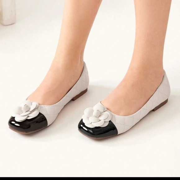 White and Black Women's Flats - Picture 3 of 5